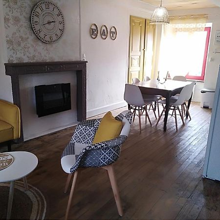 Appartement Cozy Dans Maison Privee Tauves Экстерьер фото