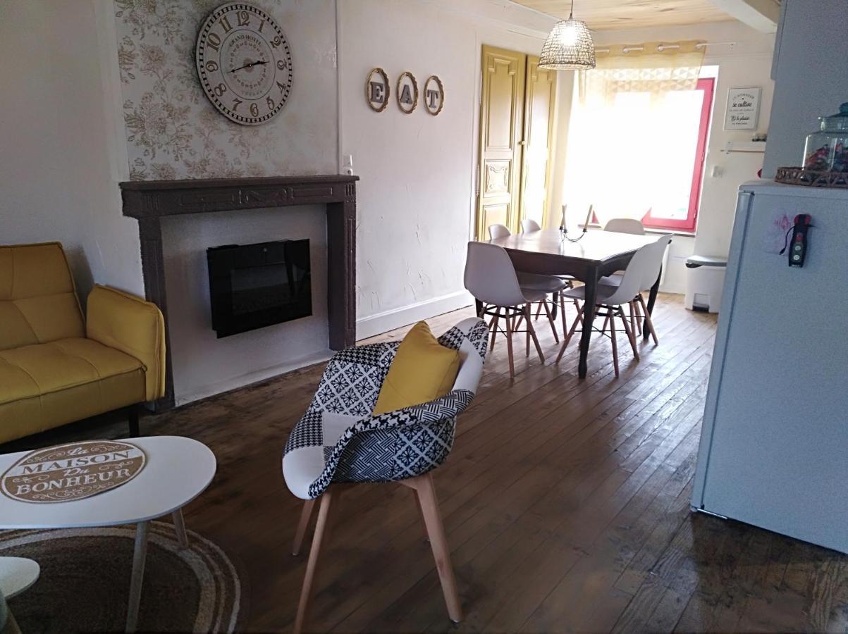 Appartement Cozy Dans Maison Privee Tauves Экстерьер фото