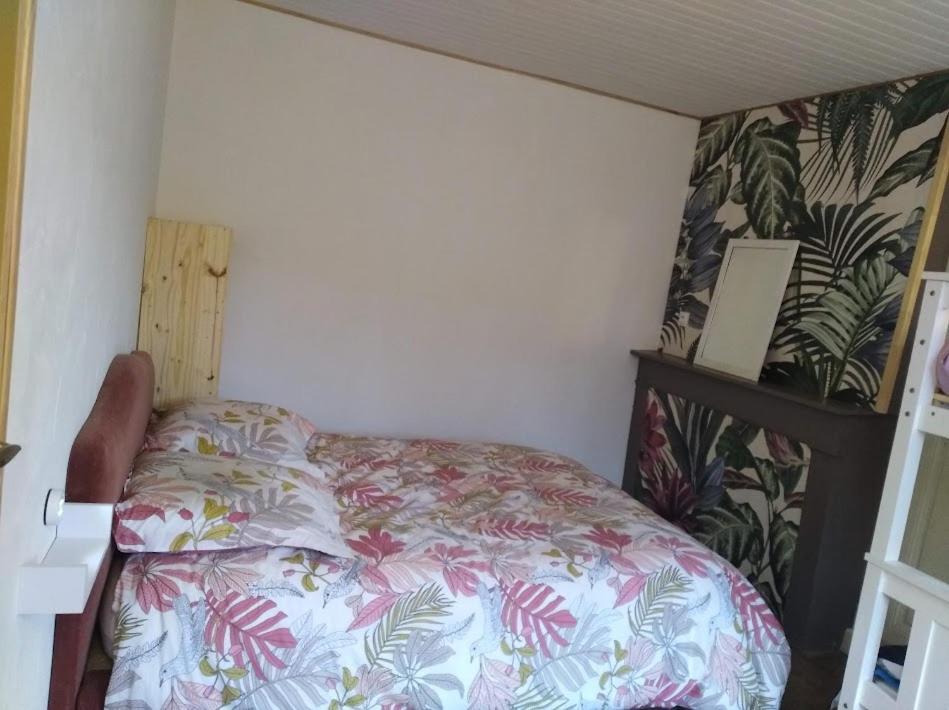 Appartement Cozy Dans Maison Privee Tauves Экстерьер фото